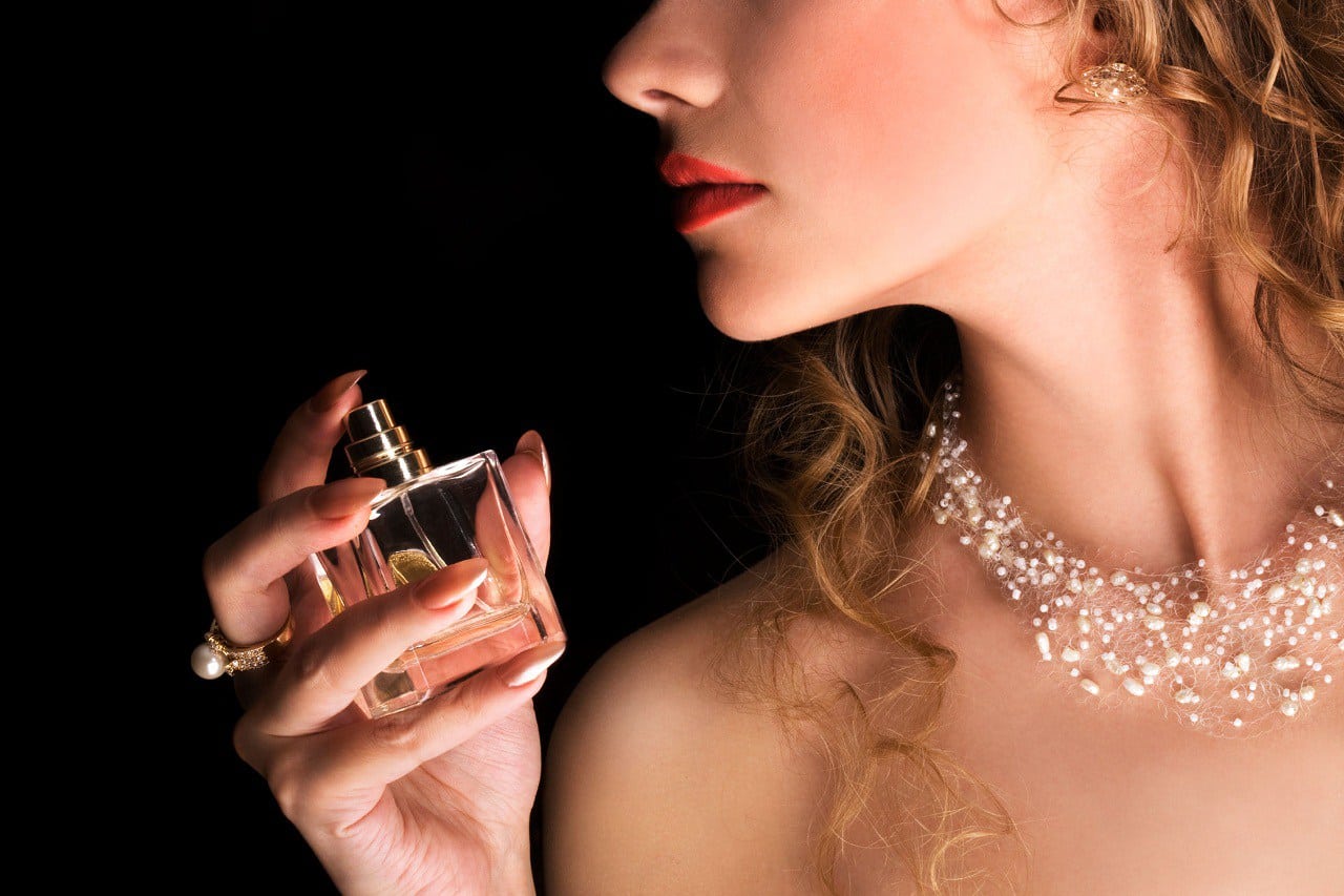 https://www.skinnyscoop.com/wp-content/uploads/2017/09/best-perfume-for-women-1.jpg