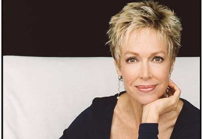 Stylish Short Hairstyles for Women Over 50