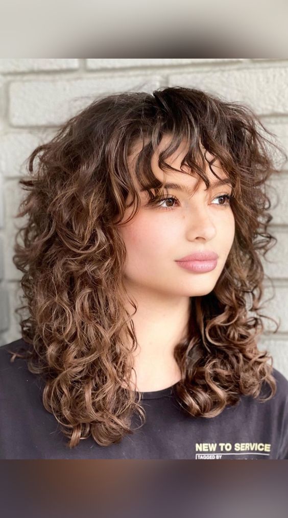 45 Most Beautiful Short Curly Hairstyles and Haircuts For Women in 2023